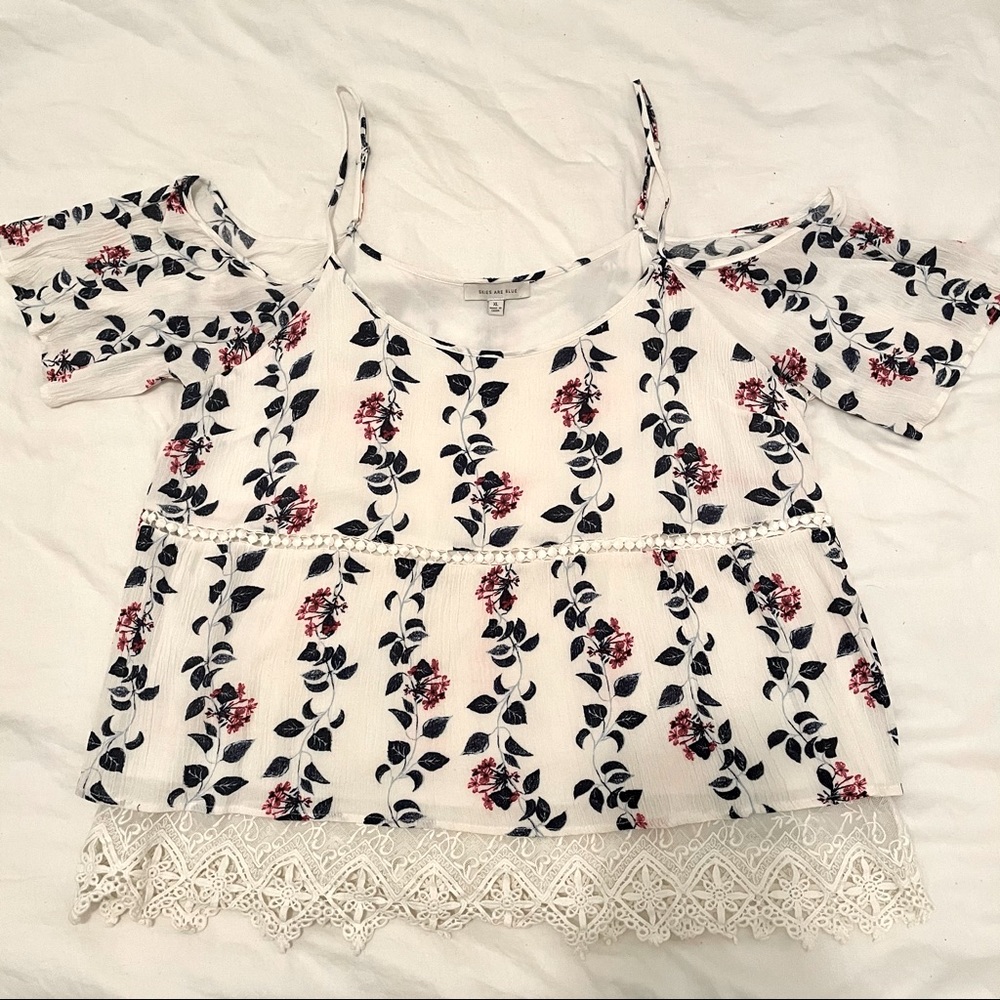 Off the shoulder floral shirt w/ adjustable straps